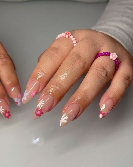 2024 Spring Almond Nails: Pastel Trends & Floral Designs