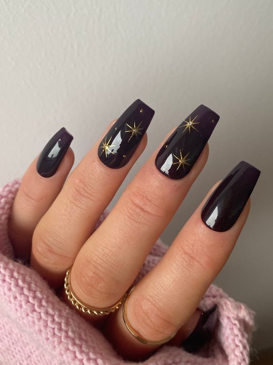 2024's Trending Dark Spring Nails: Chic Almond, Short & Coffin Designs